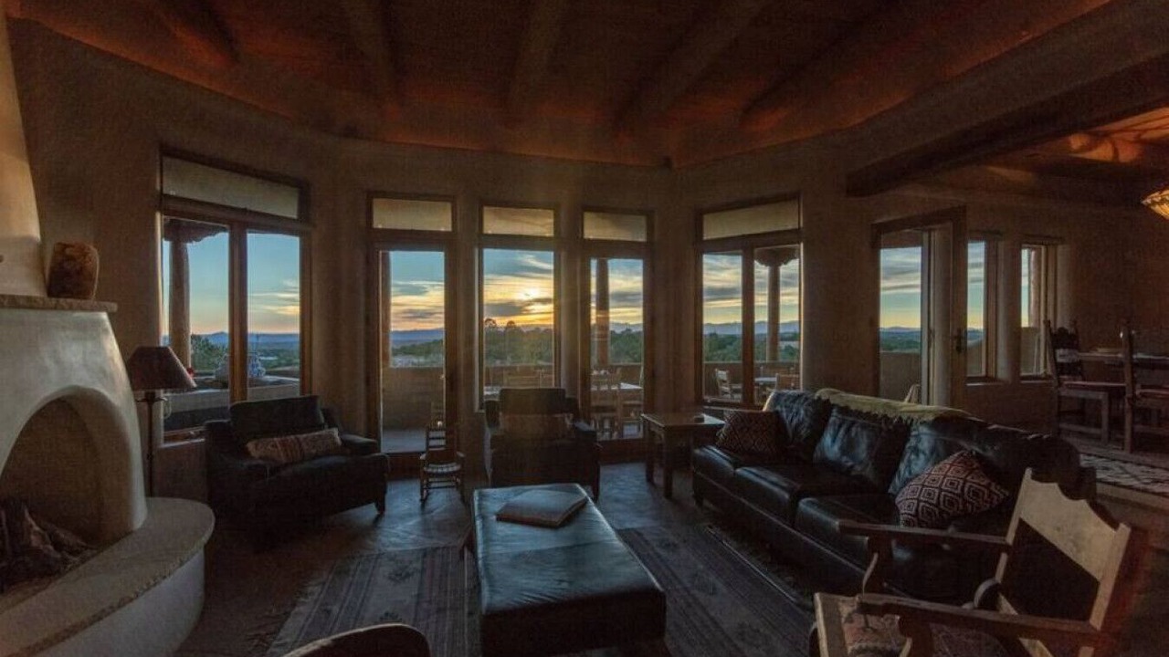 Photo of Livingroom in North Hills