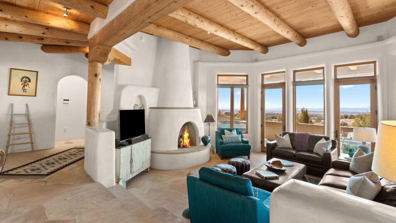 Photo of Livingroom in North Hills
