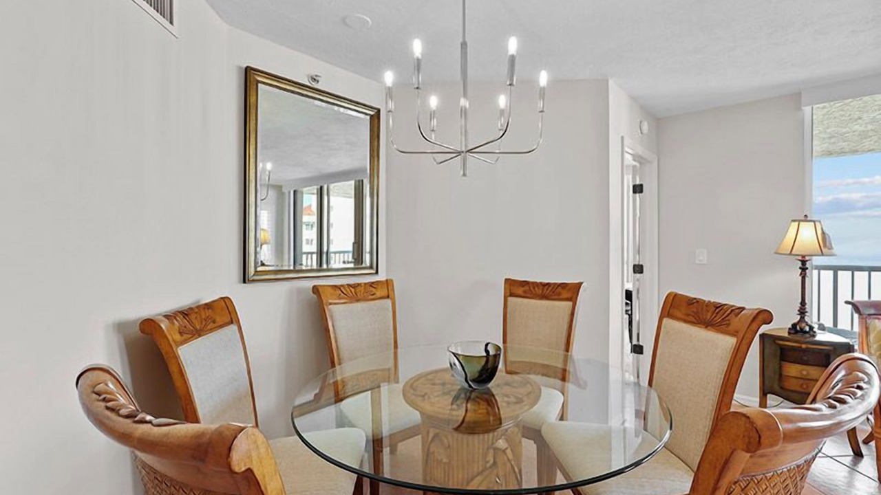 Photo of Livingroom in Park Shore