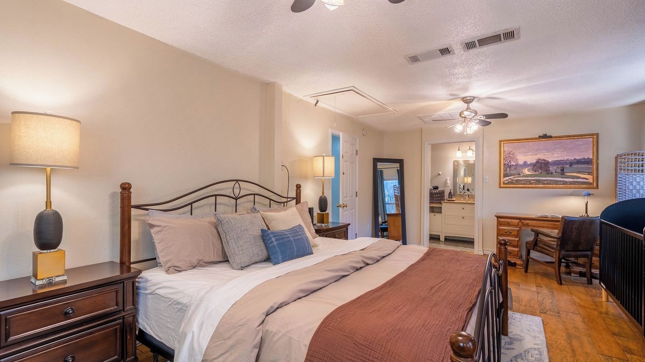 Photo of Bedroom in Midland