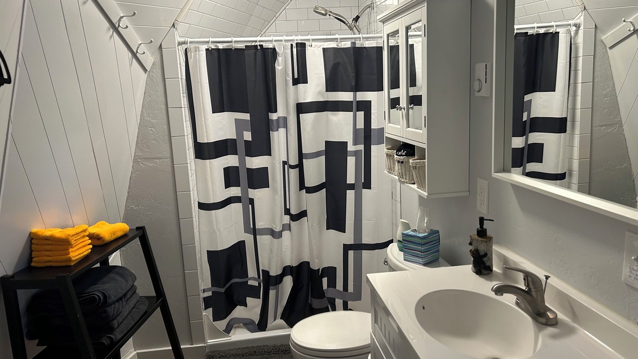 Photo of Bathroom in Indian Mountain
