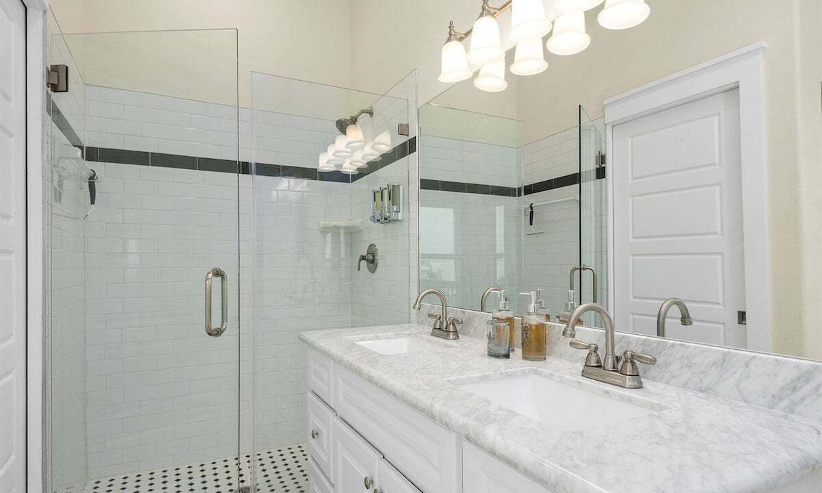 Photo of Bathroom in Galveston