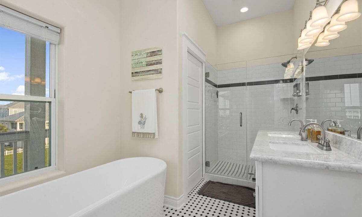 Photo of Bathroom in Galveston