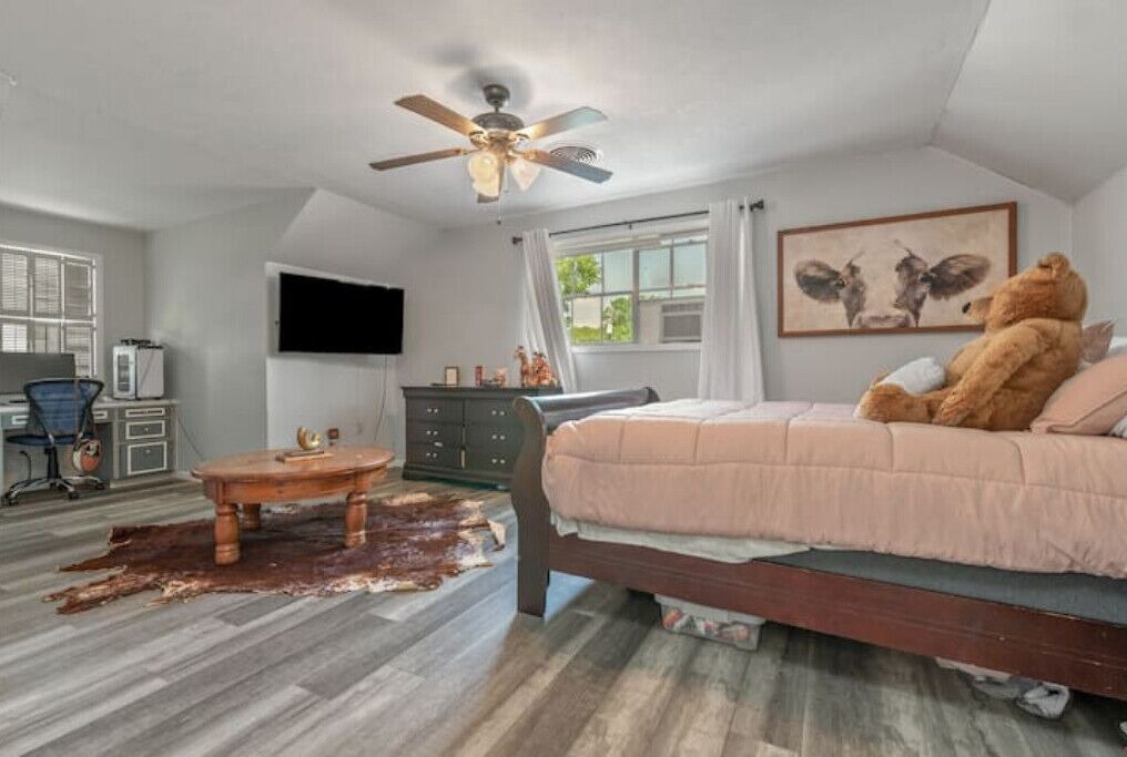 Photo of Bedroom in Bryan