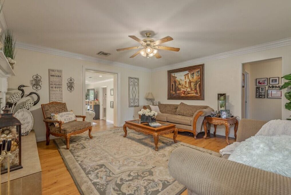 Photo of Livingroom in Bryan