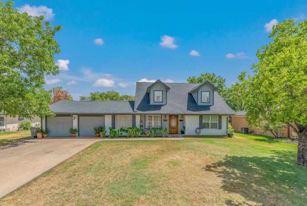 Photo of Outdoor in Bryan