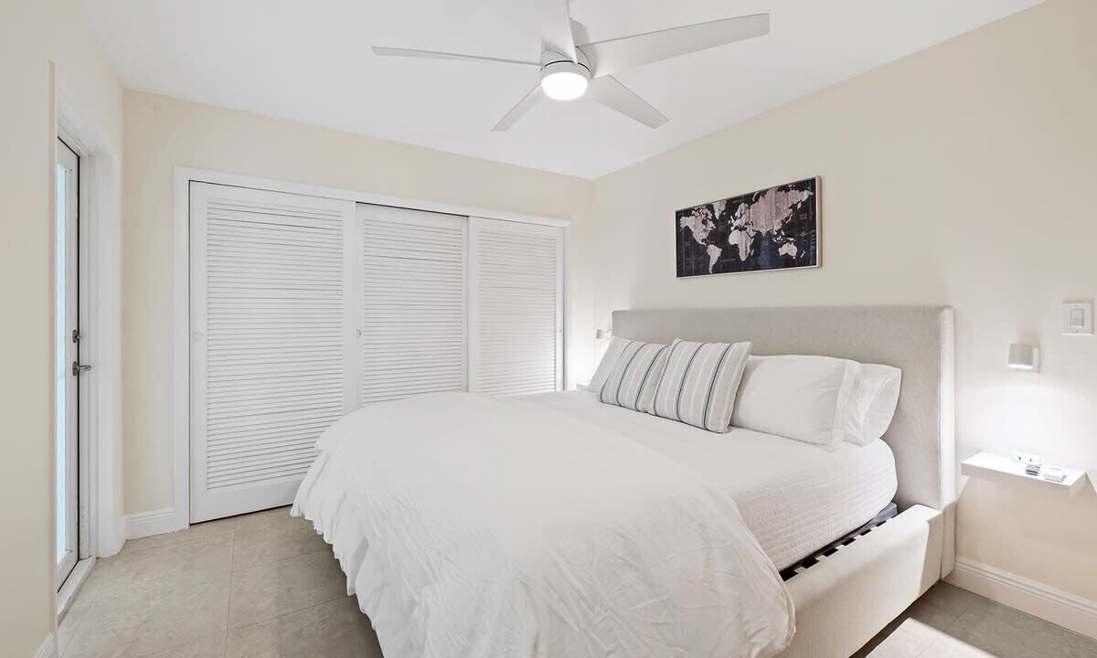 Photo of Bedroom in Lauderdale-by-the-Sea