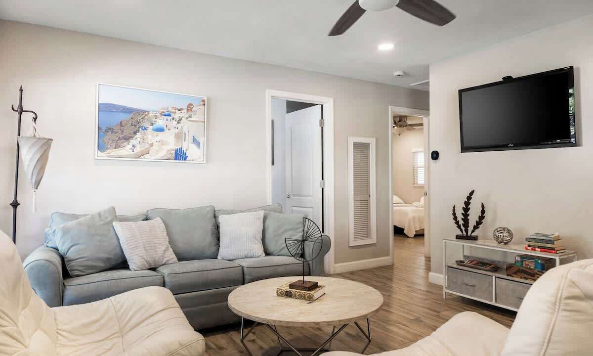 Photo of Livingroom in North Andrews Gardens