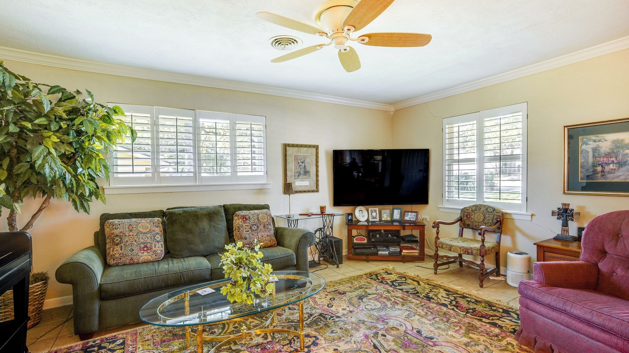 Photo of Livingroom in College Station