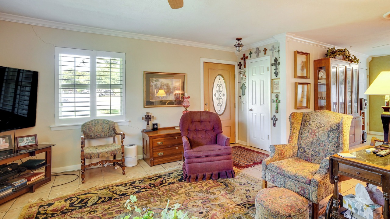 Photo of Livingroom in College Station