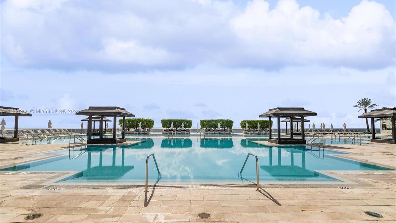 Photo of Outdoor in Hallandale Beach