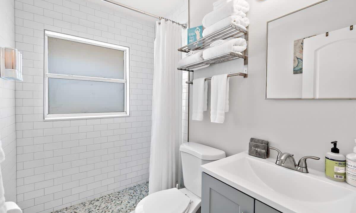 Photo of Bathroom in Cape Caneveral Beach Gardens