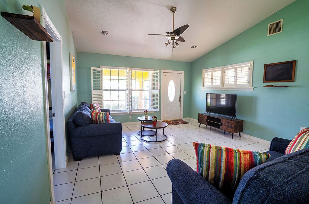 Photo of Livingroom in North Andrews Gardens