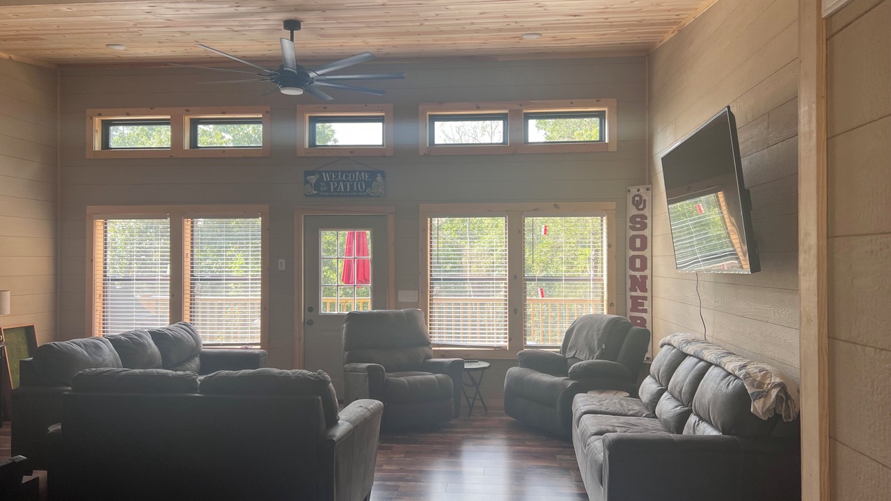 Photo of Bedroom in Daisy