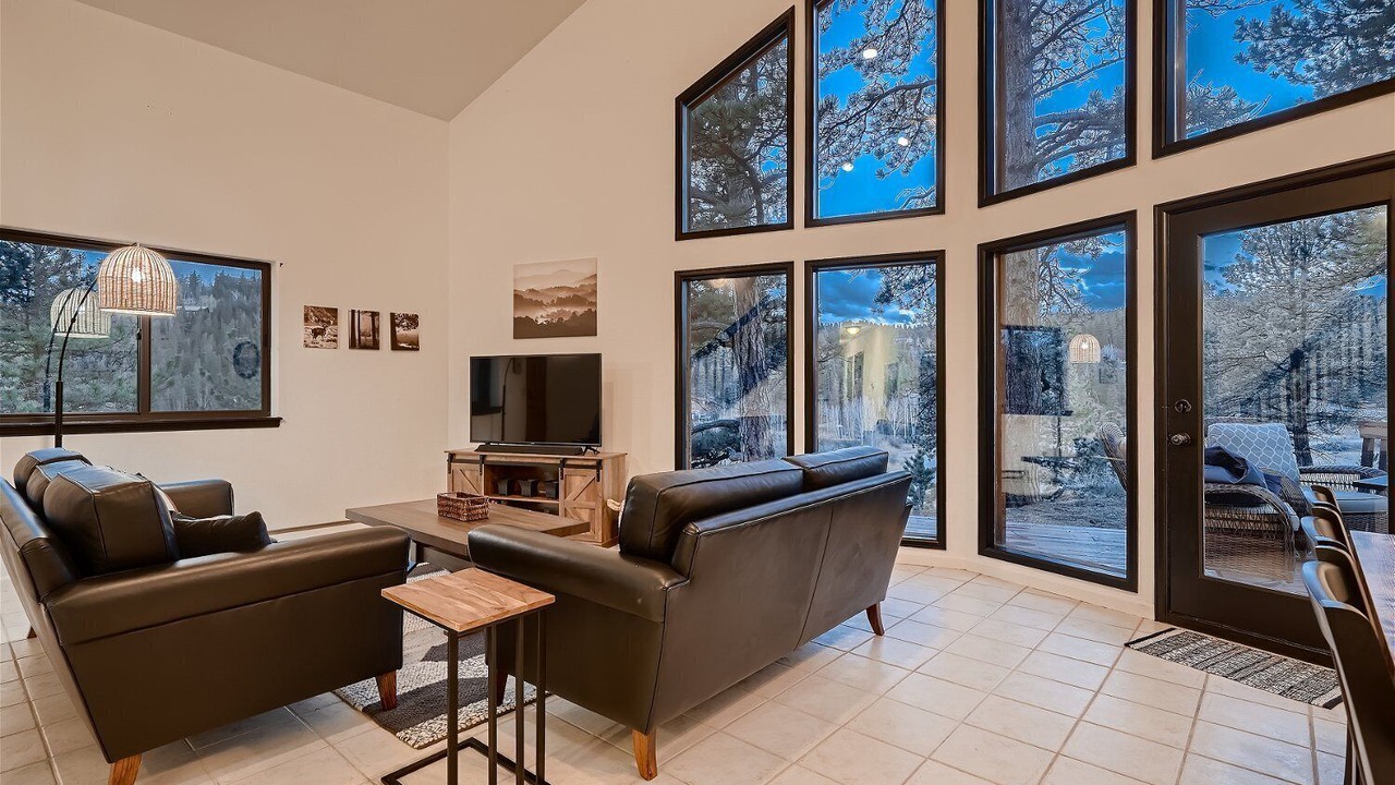 Photo of Livingroom in Bailey