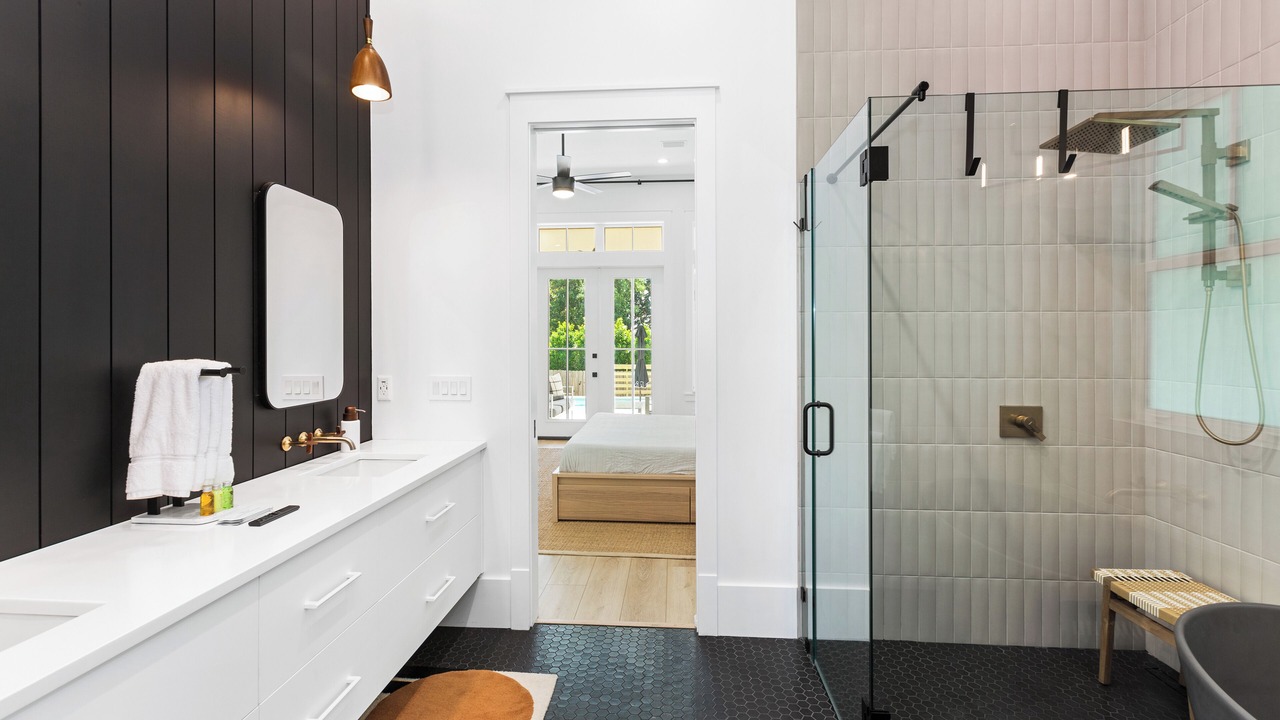 Photo of Bathroom in Dune Allen Beach