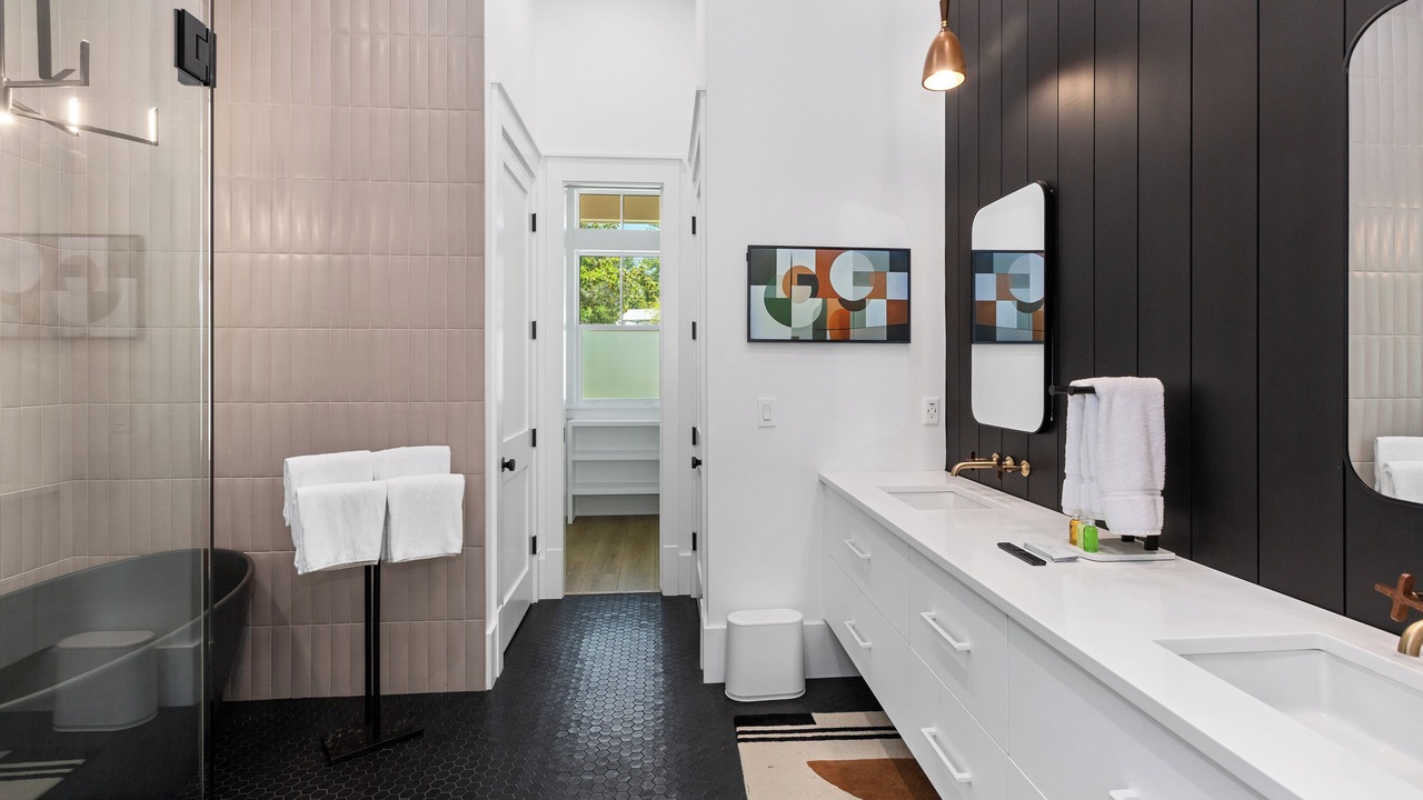 Photo of Bathroom in Dune Allen Beach