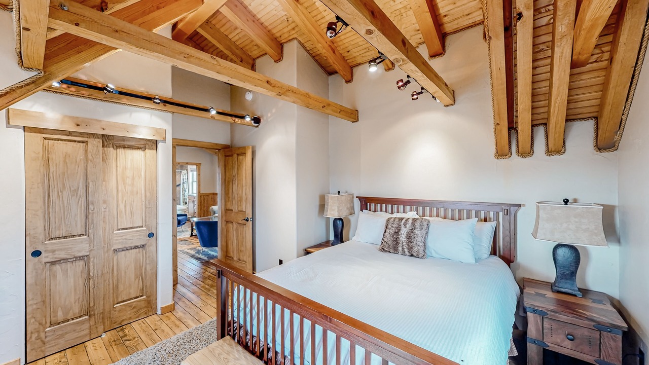 Photo of Bedroom in Warm Springs
