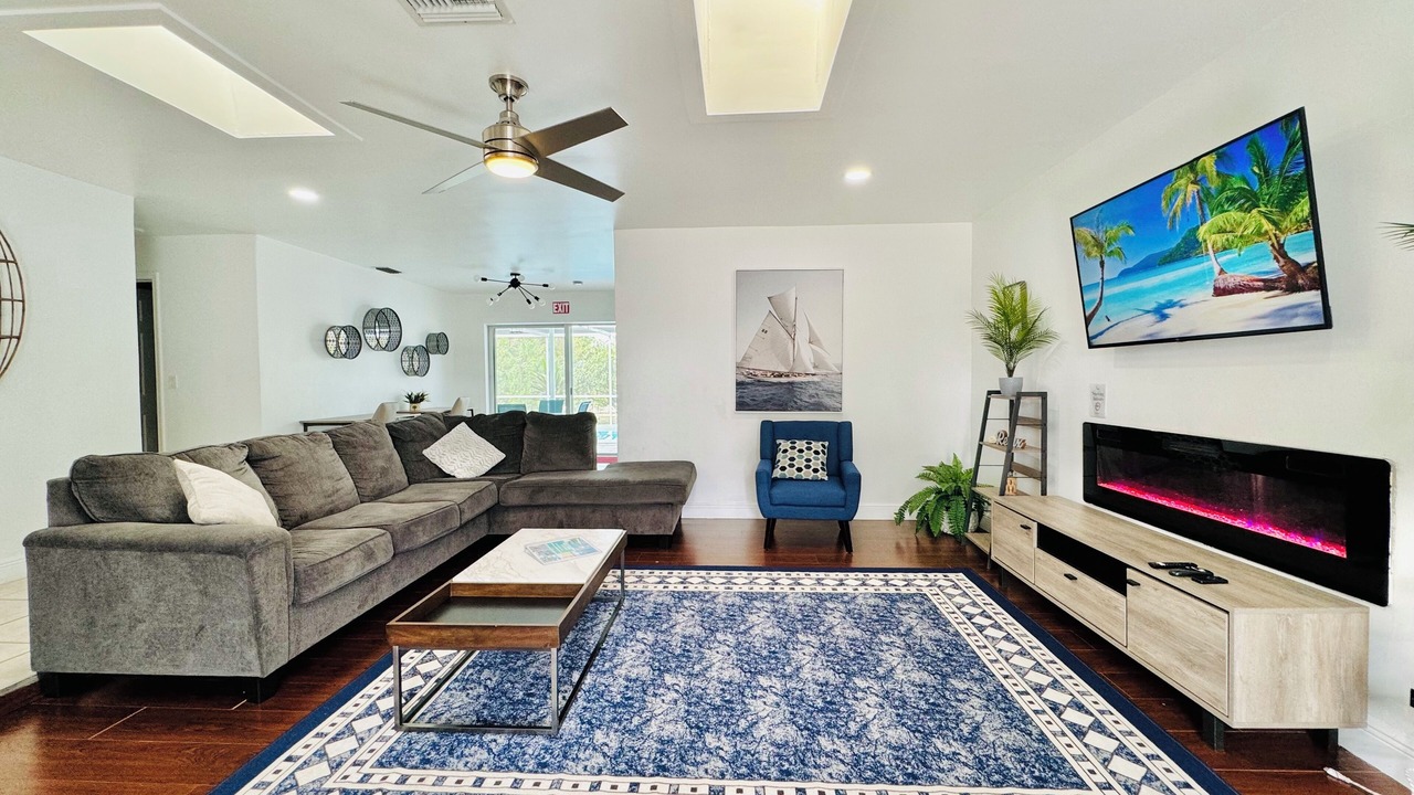 Photo of Livingroom in Sunrise