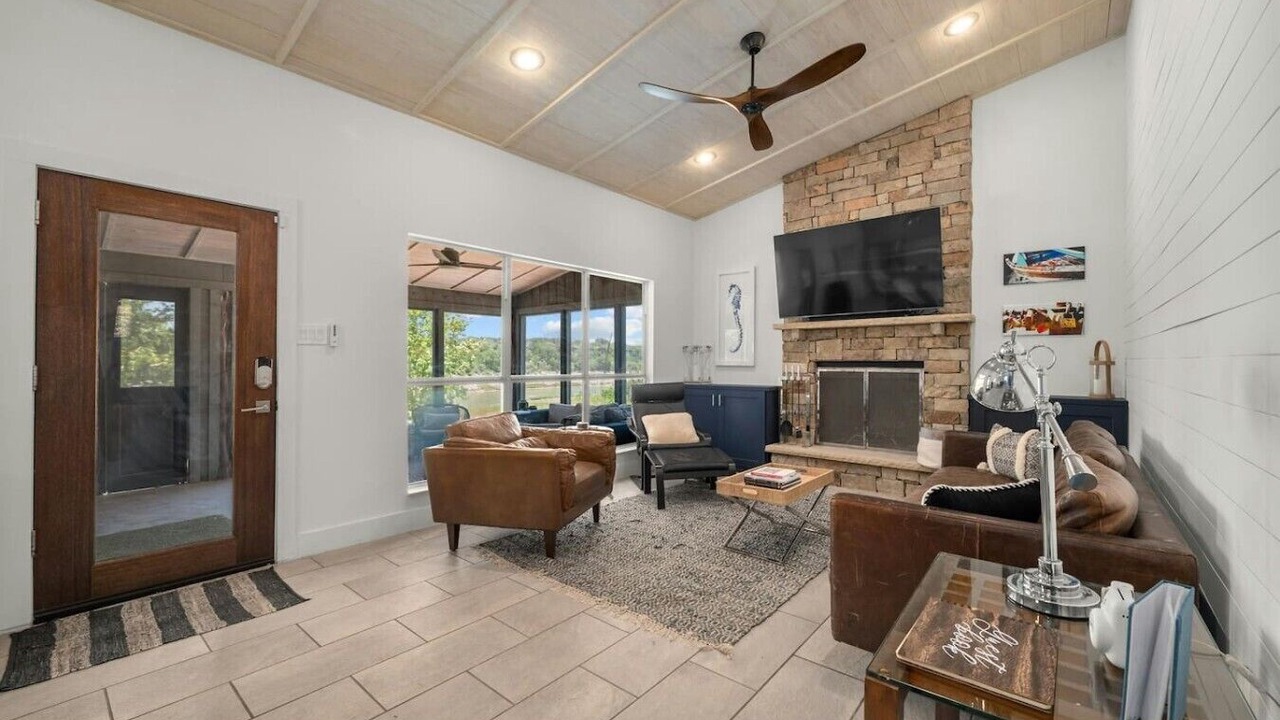 Photo of Livingroom in Spicewood