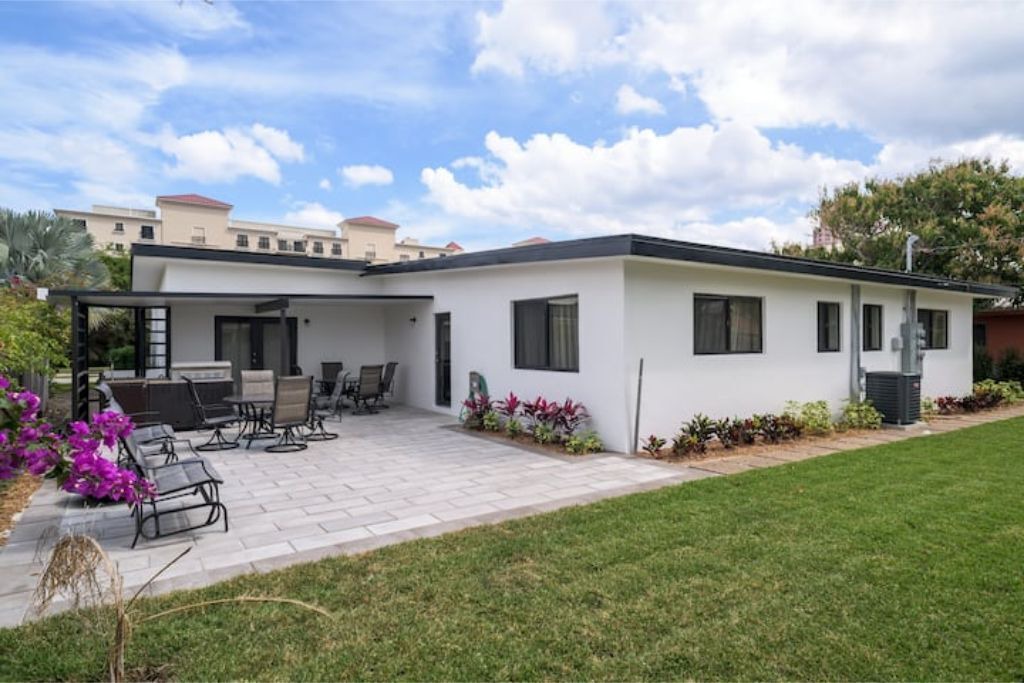 Photo of Outdoor in Dolphin Isles