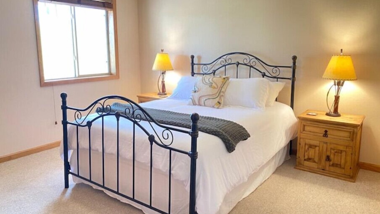 Photo of Bedroom in Indian Mountain