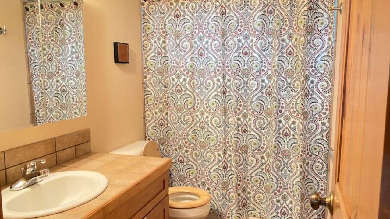 Photo of Bathroom in Indian Mountain