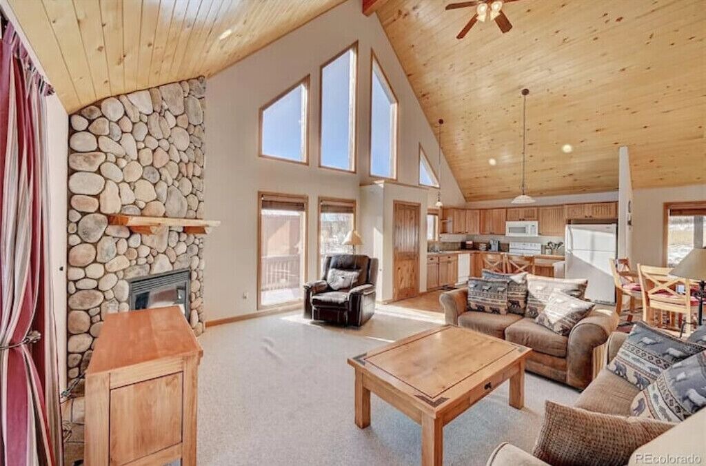 Photo of Livingroom in Indian Mountain
