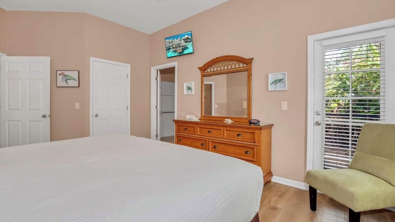Photo of Bedroom in Bahama Bay