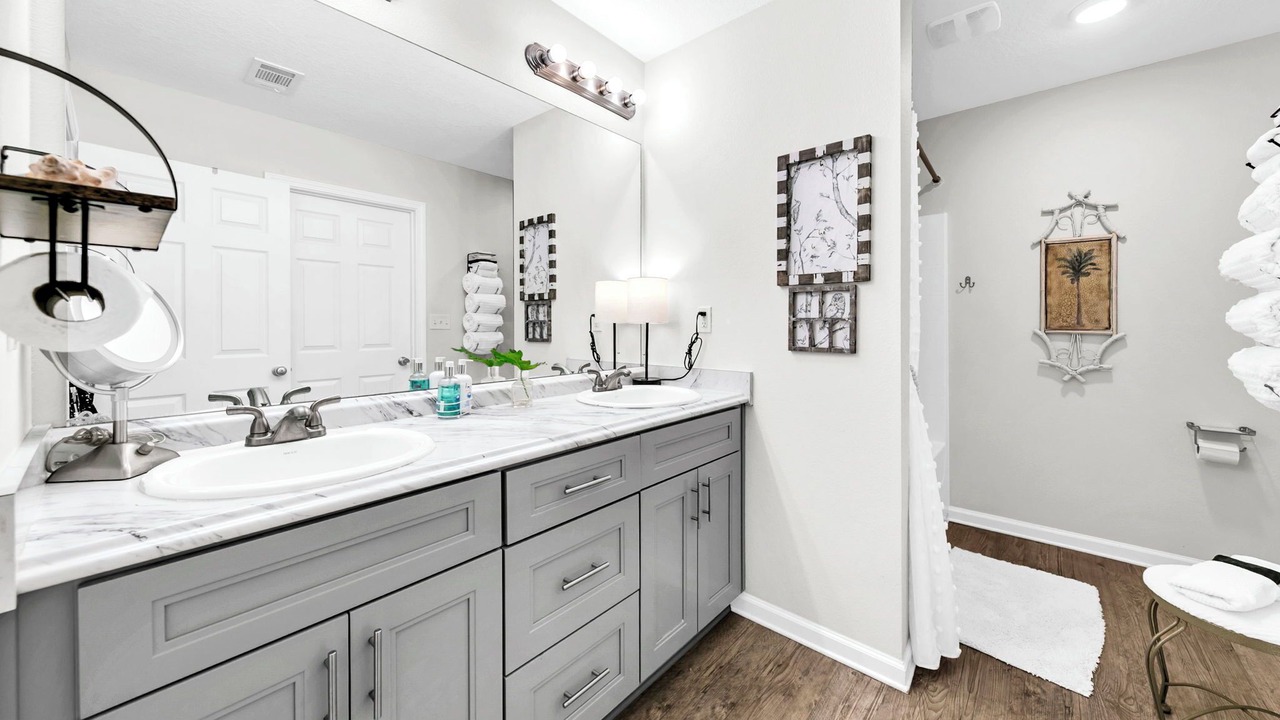 Photo of Bathroom in De Funiak Springs