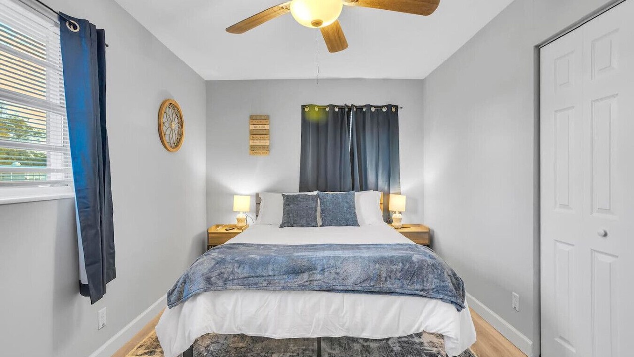 Photo of Bedroom in Sandalwood