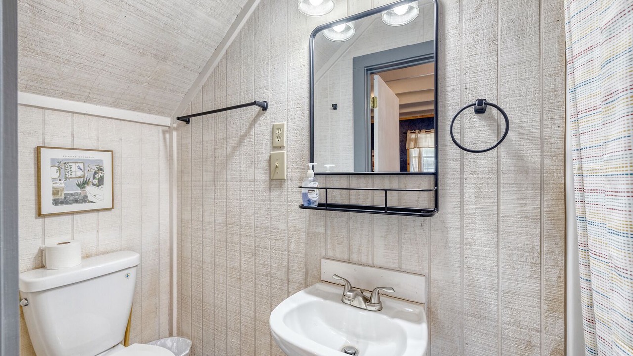 Photo of Bathroom in Concan