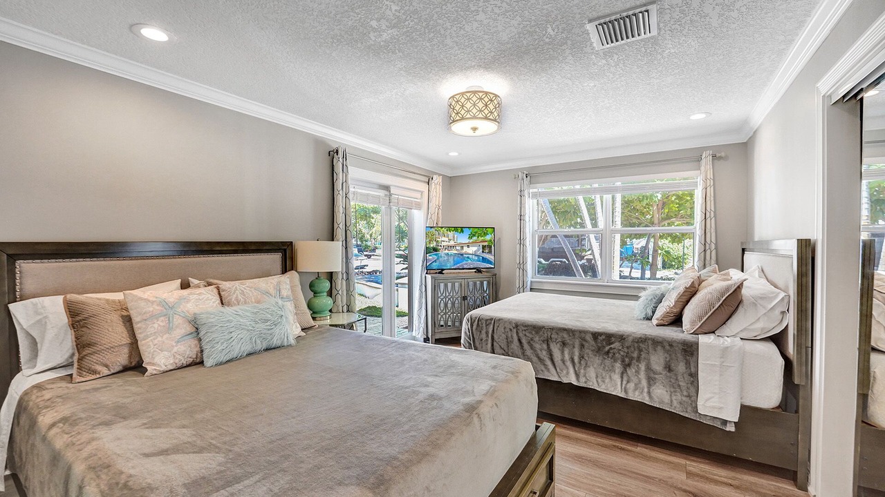Photo of Bedroom in Lauderdale Beach