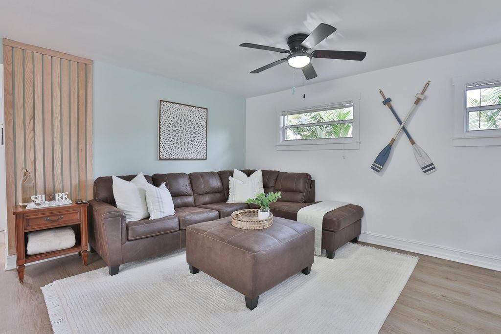 Photo of Livingroom in The Cove