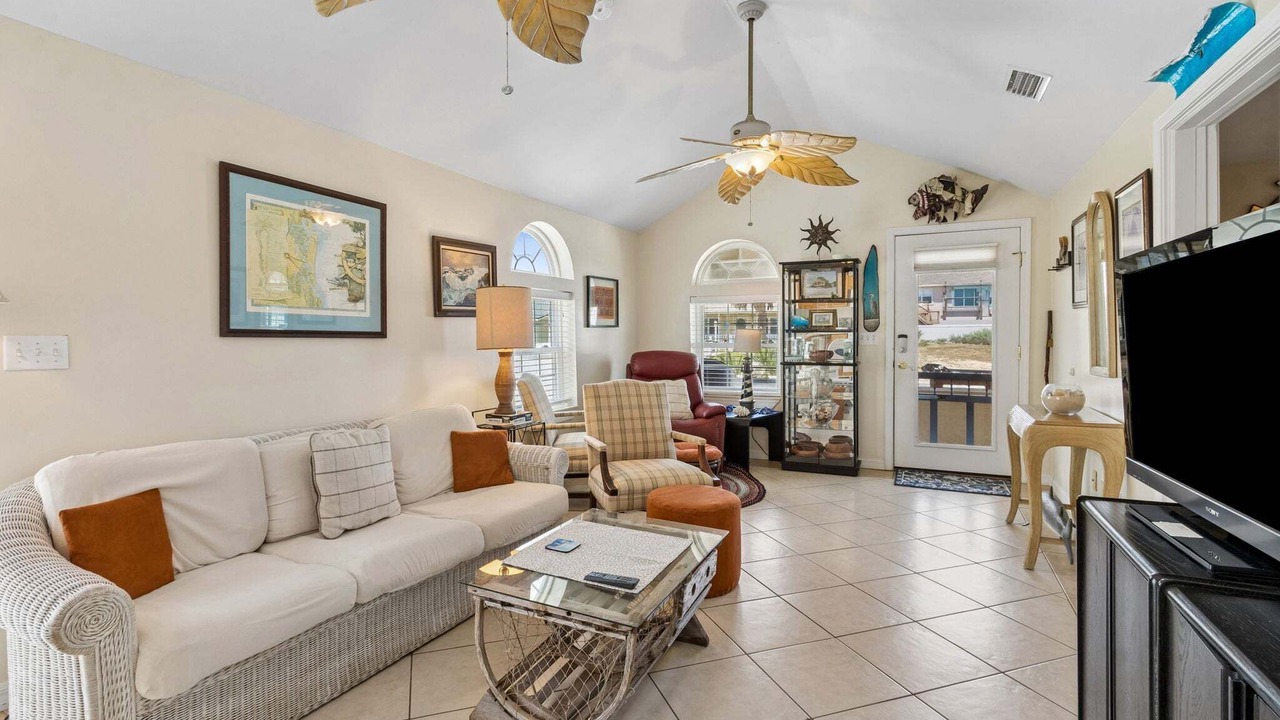 Photo of Livingroom in Fernandina Beach