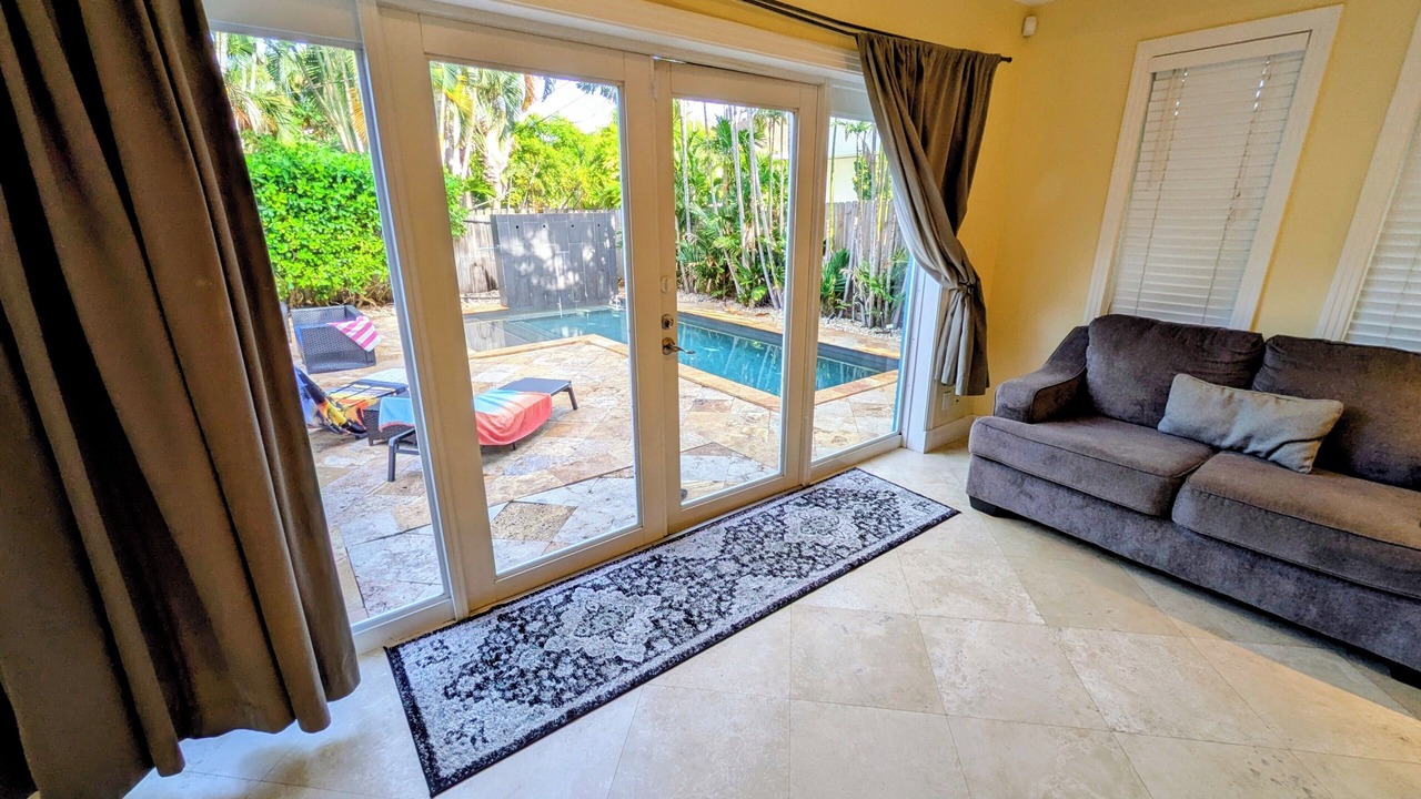 Photo of Livingroom in Poinsettia Heights