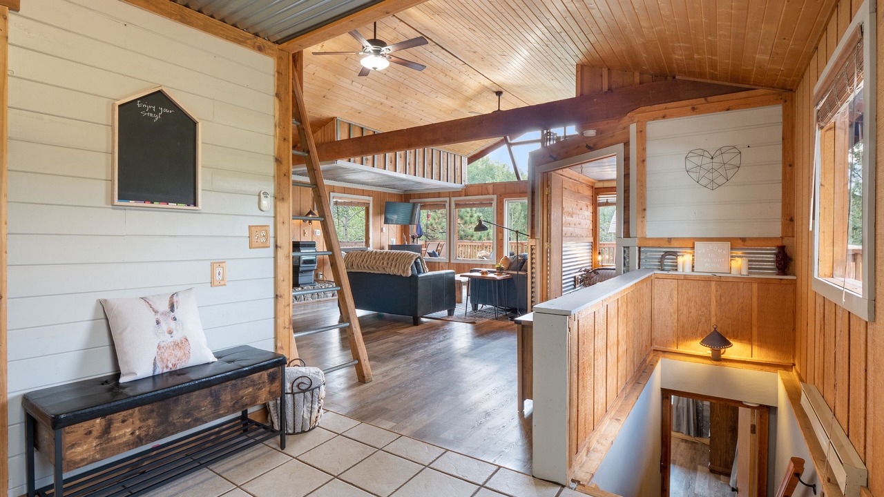 Photo of Livingroom in Bailey