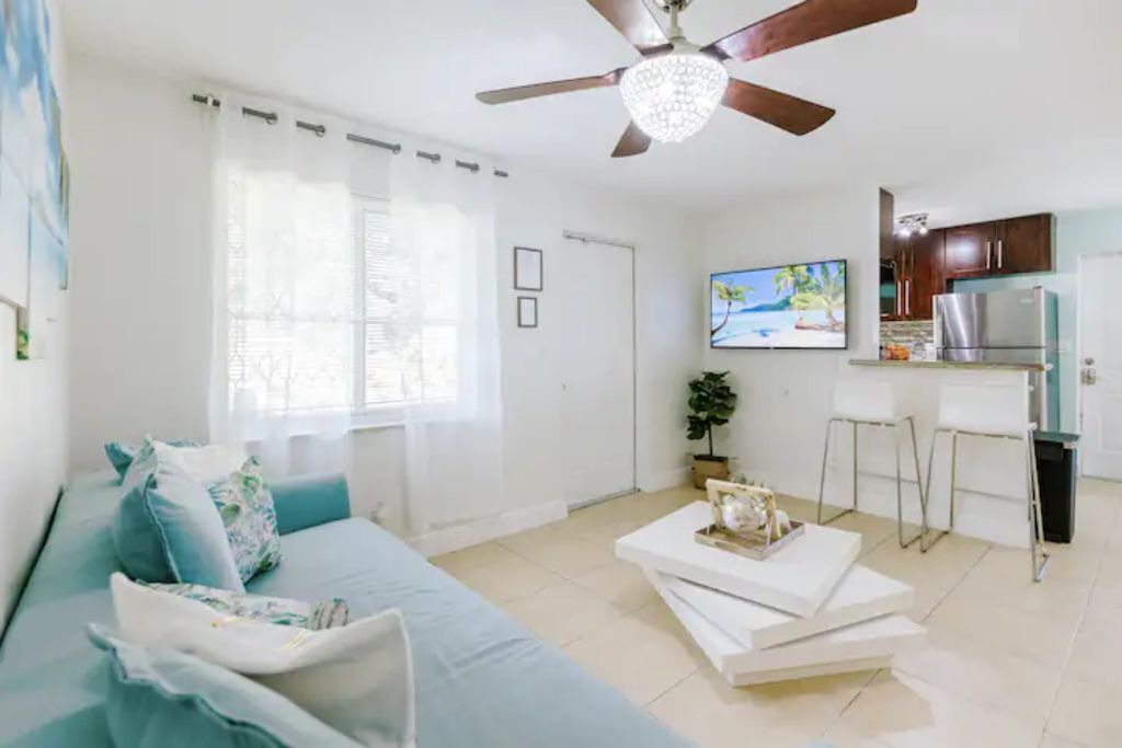 Photo of Livingroom in Hallandale Beach