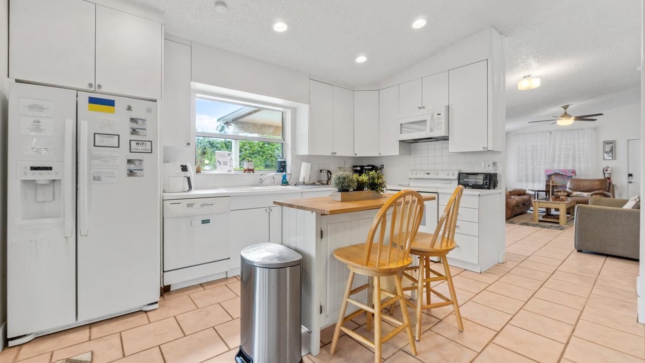 Photo of Kitchen in North Central Hollywood