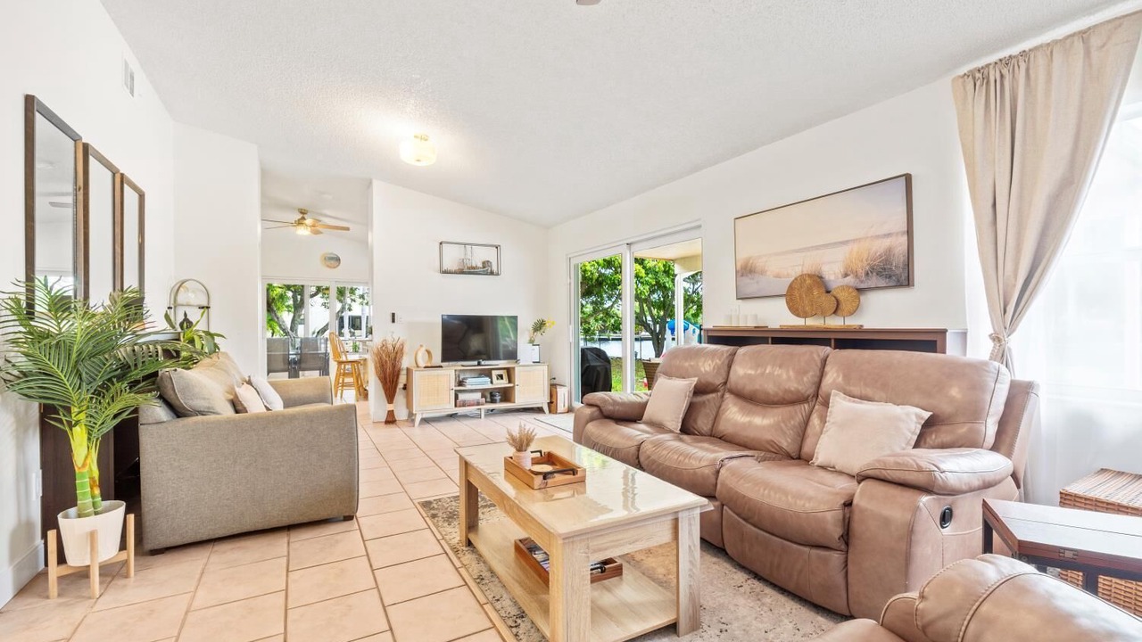 Photo of Livingroom in North Central Hollywood