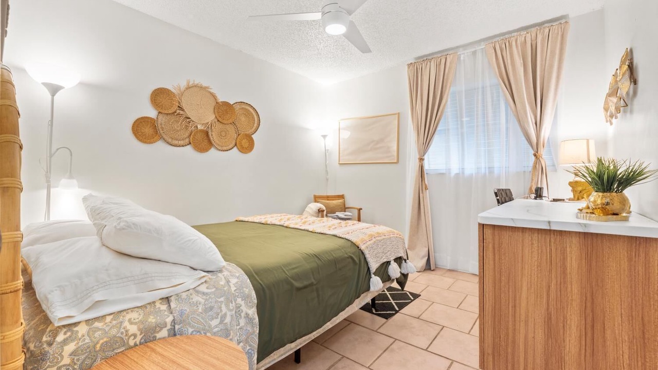 Photo of Bedroom in North Central Hollywood