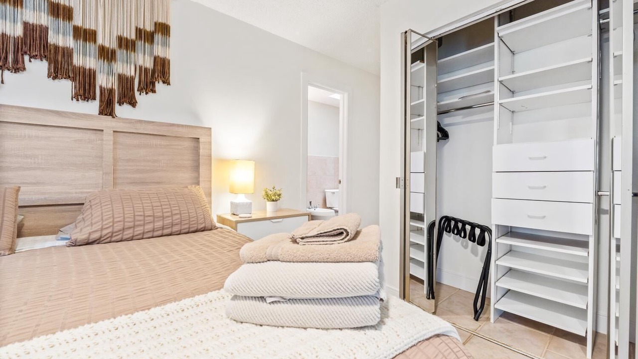 Photo of Bedroom in North Central Hollywood