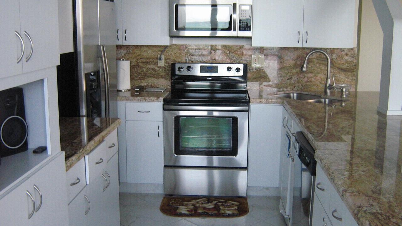 Photo of Kitchen in Hollywood South Central Beach