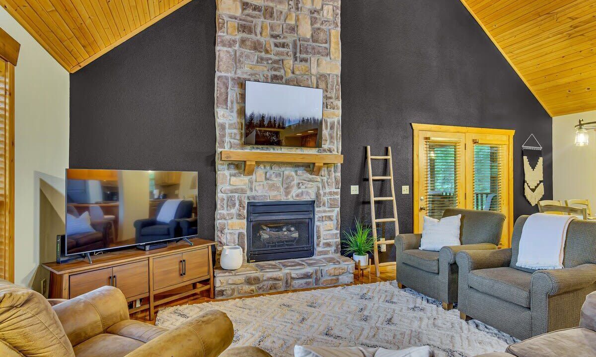 Photo of Livingroom in Branson West