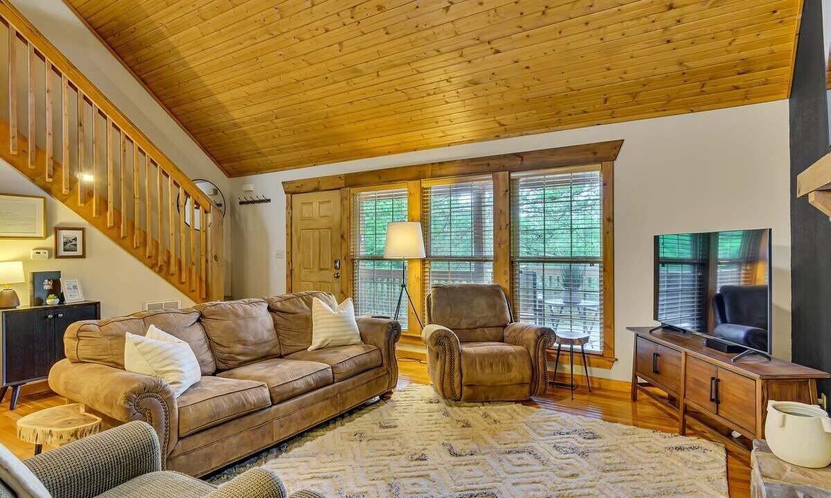 Photo of Livingroom in Branson West