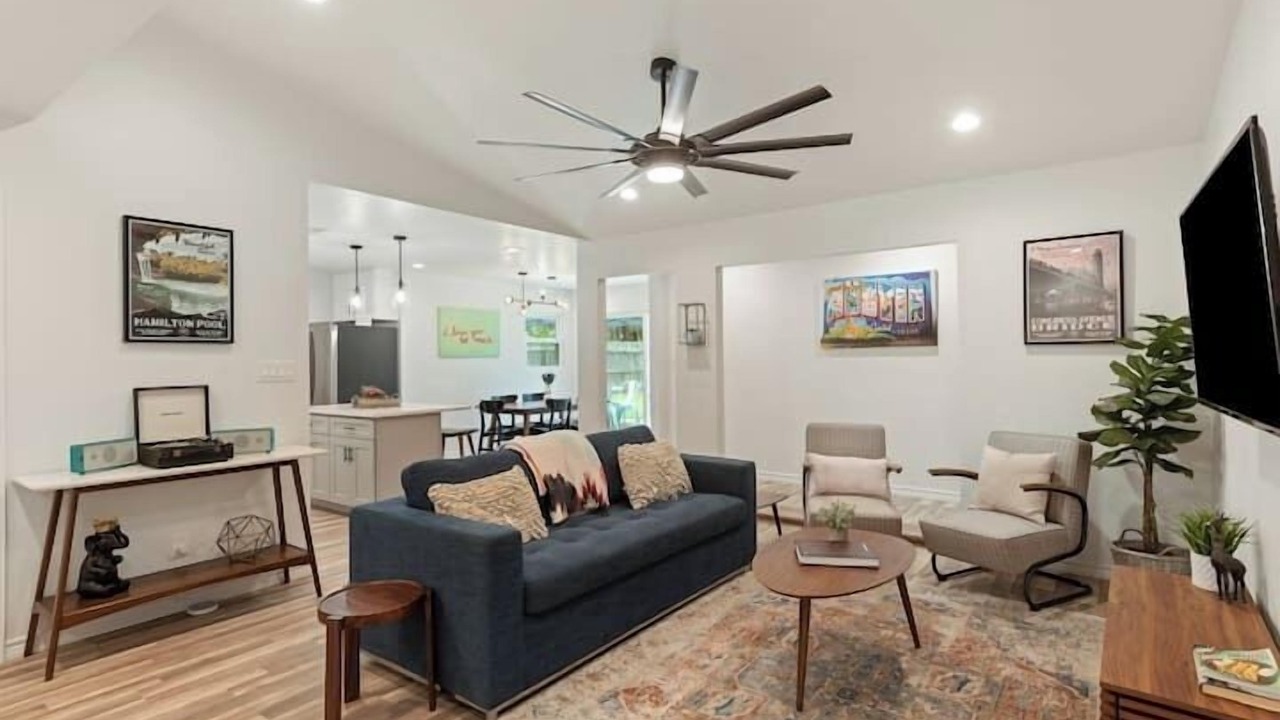 Photo of Livingroom in Franklin Park