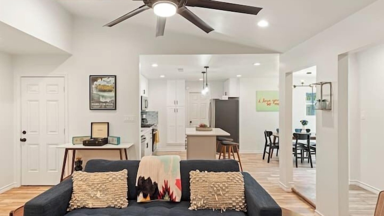 Photo of Livingroom in Franklin Park