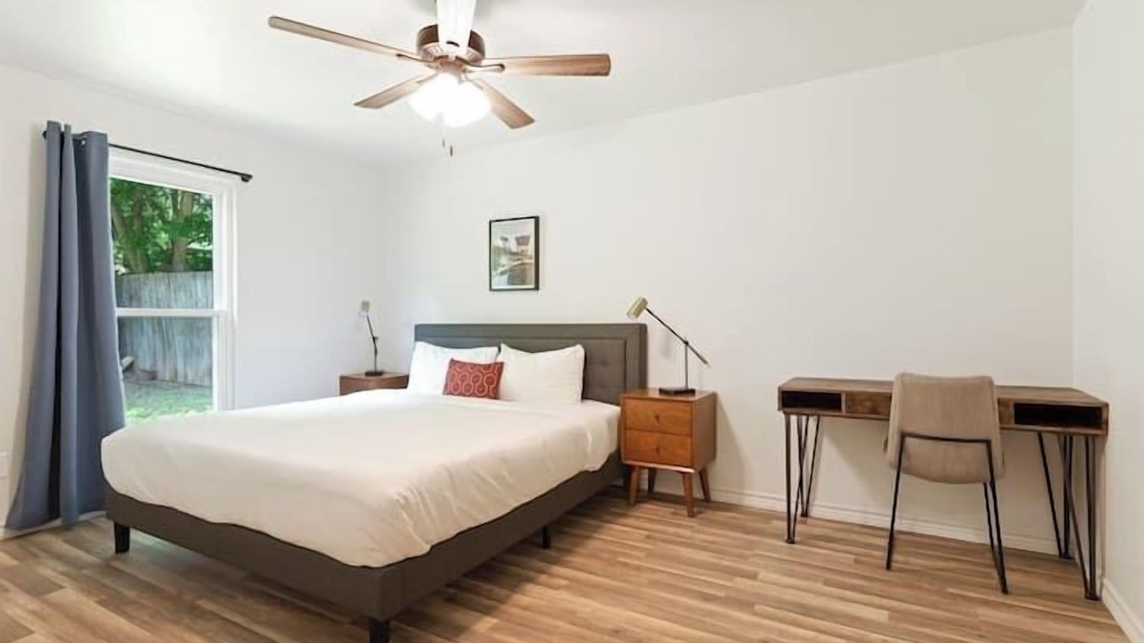 Photo of Bedroom in Franklin Park
