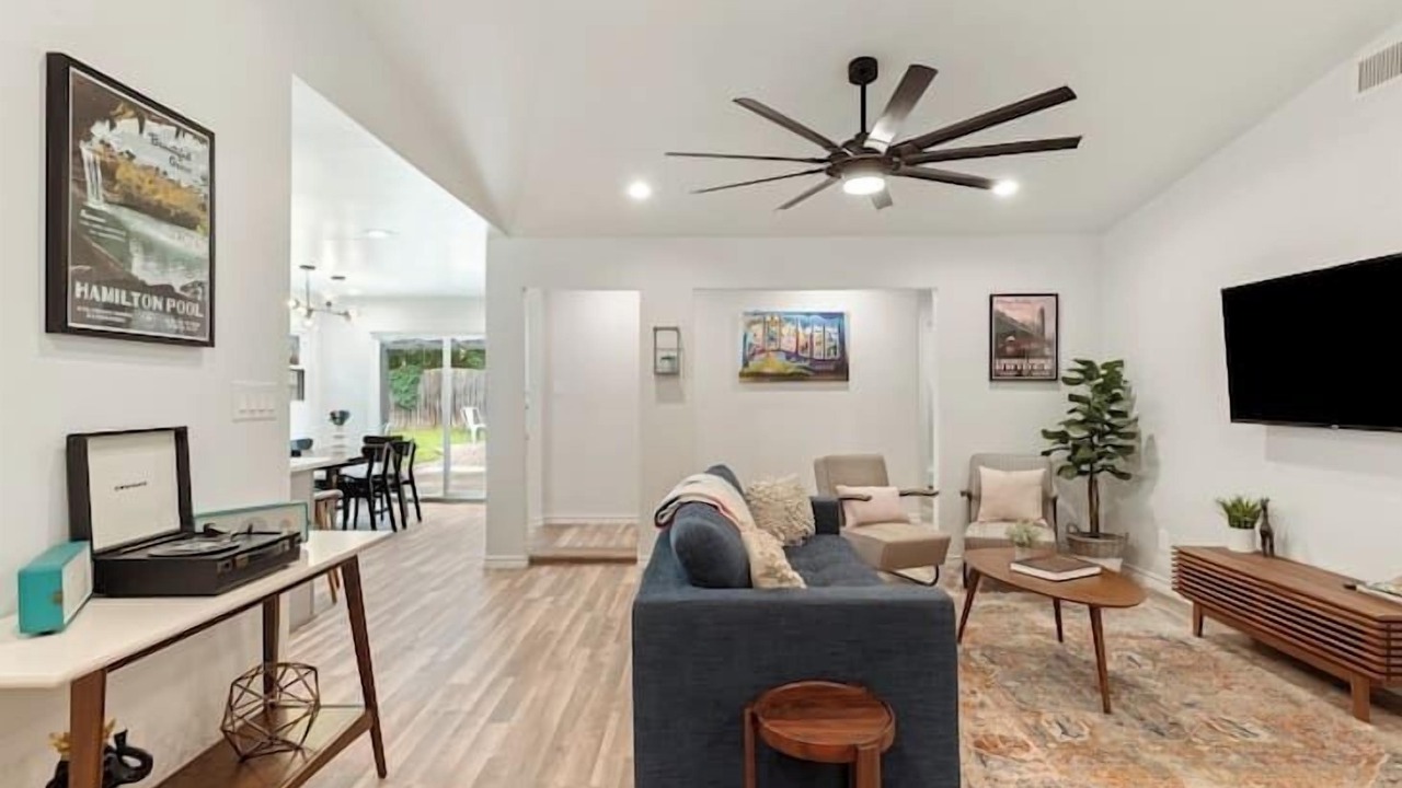 Photo of Livingroom in Franklin Park