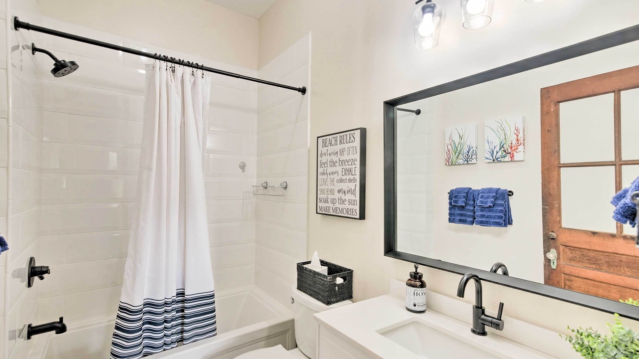 Photo of Bathroom in Galveston